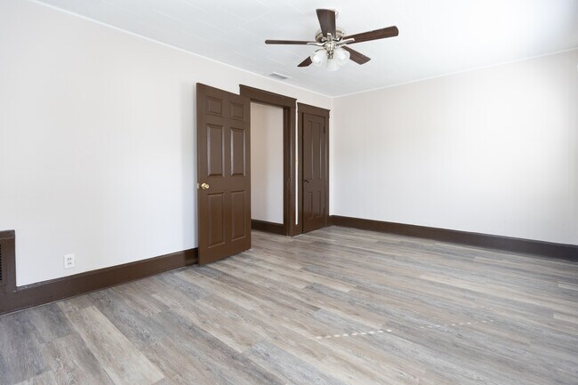 Building Photo - 1001 4th Ave