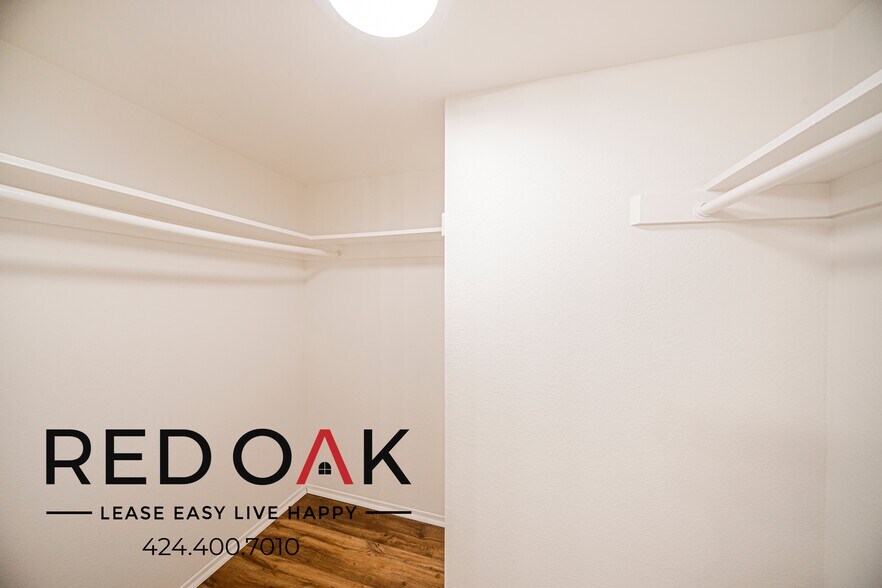 Building Photo - 215 S Madison Ave