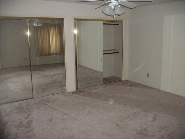Building Photo - 2 Bedroom Condo