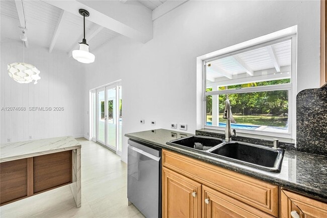 Building Photo - 7480 SW 122nd St