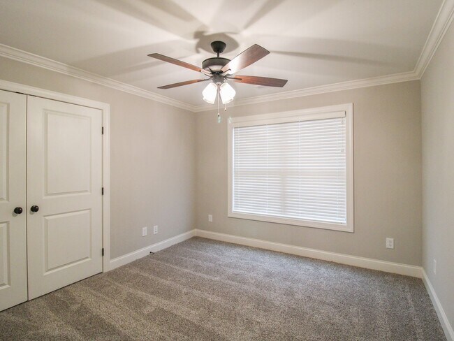 Building Photo - Beautiful two story home at Whispering Pines!