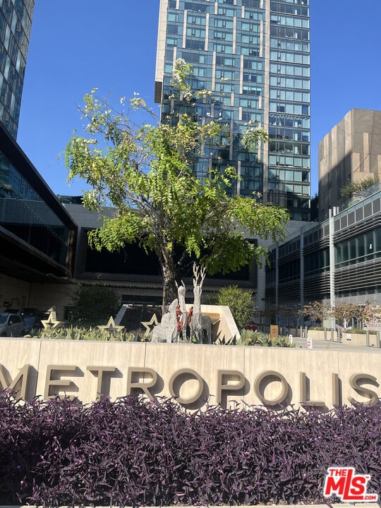 Building Photo - 889 Francisco St