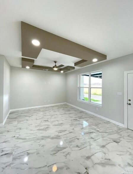 Dining room space - 5514 N Crown Pt