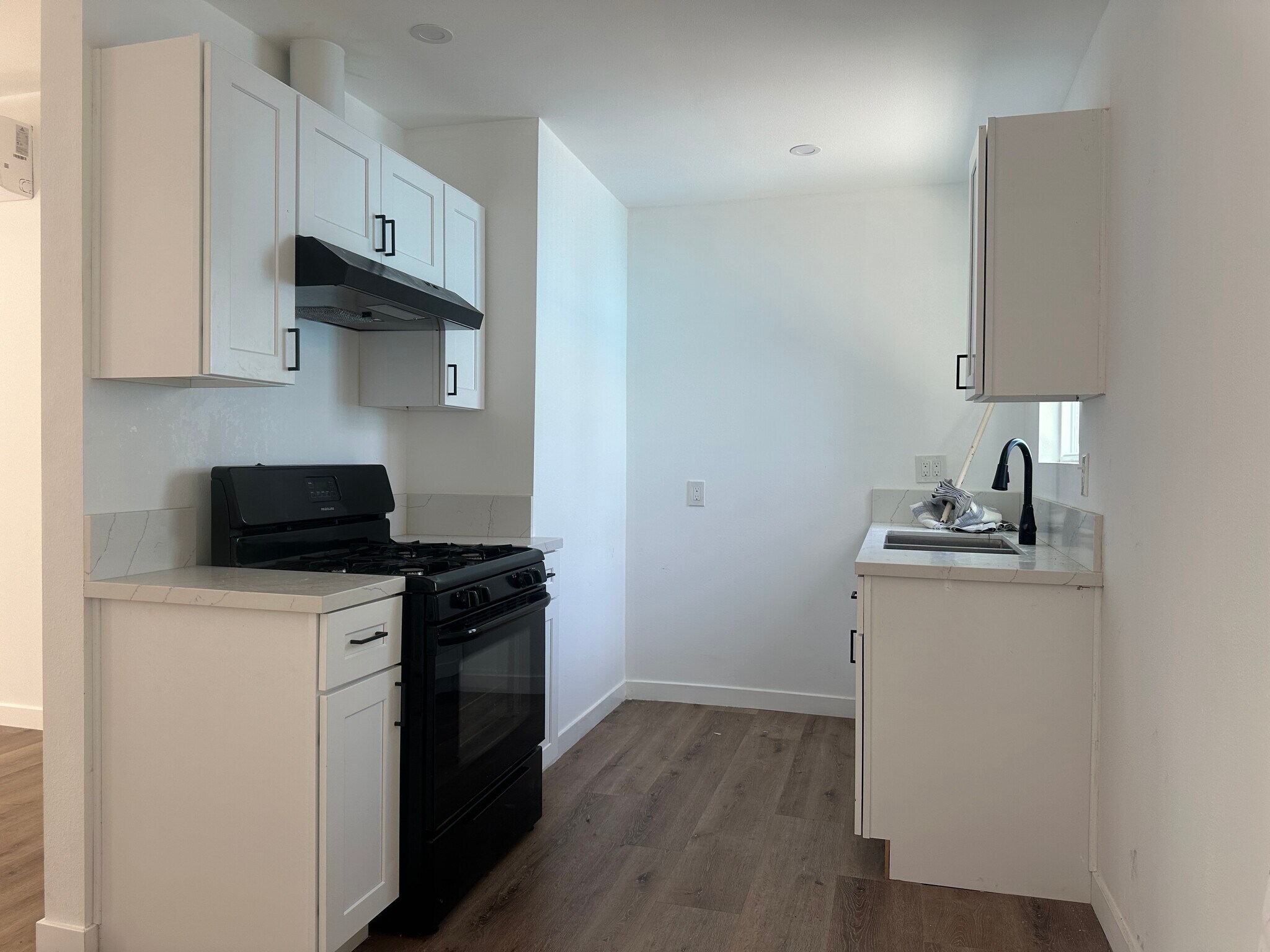 Building Photo - 455 W Cowles St