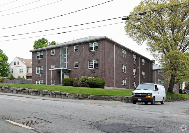Building Photo - 147 Summer St