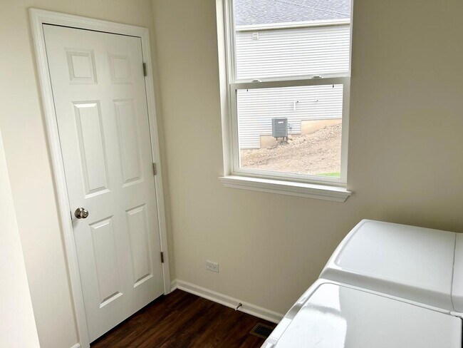 Building Photo - 2310 Truman Trail