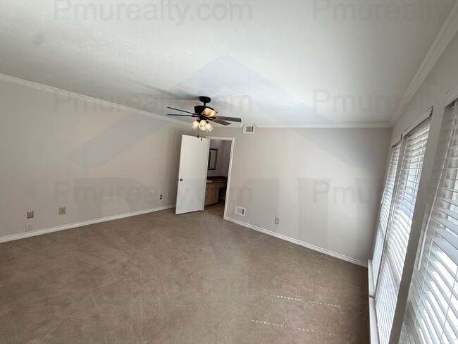 Building Photo - AVAILABLE NOW!!! Beautiful 4-bedroom, 2.5-bath home in the heart of Richardson