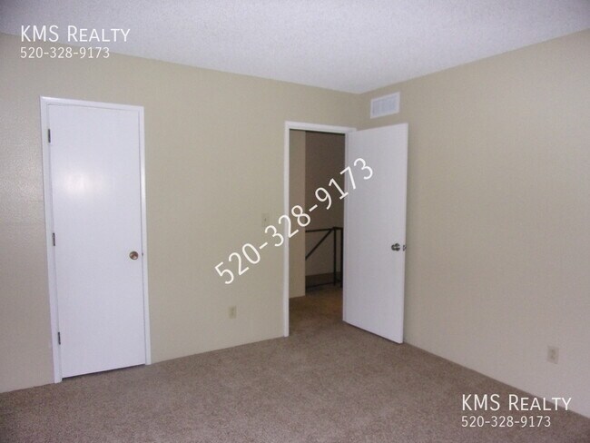 Building Photo - 6609 East Calle Alegria