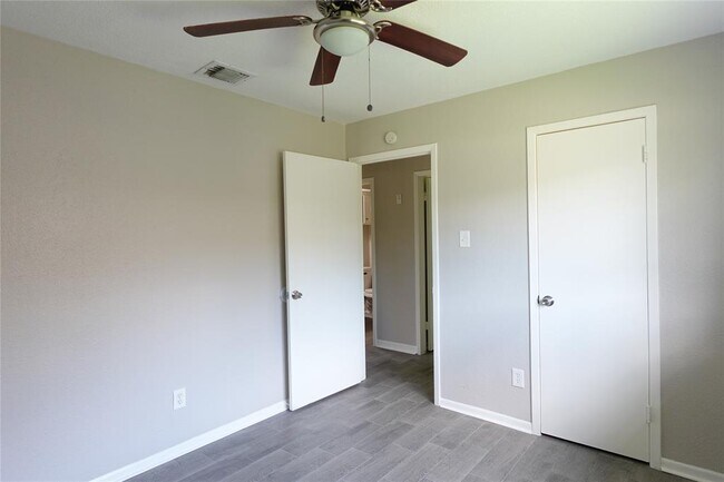 Building Photo - 7215 Haverton Dr