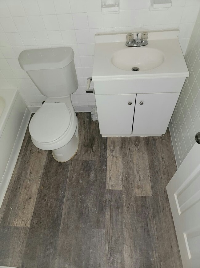 Building Photo - 13430 Euclid Ave