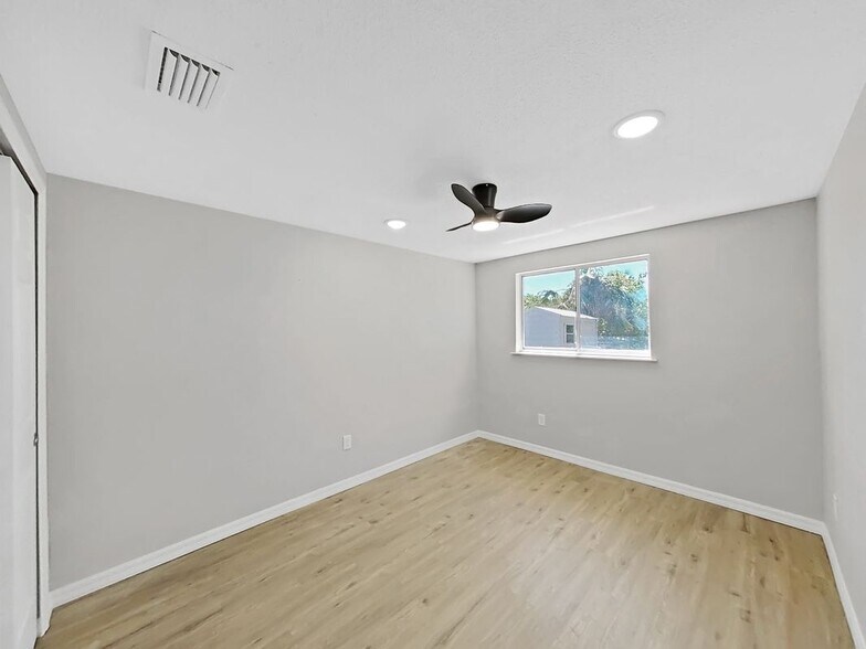 Building Photo - 10404 Hershey Rd