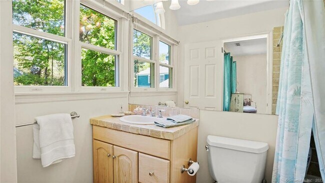 Building Photo - 3B Ludlow Rd