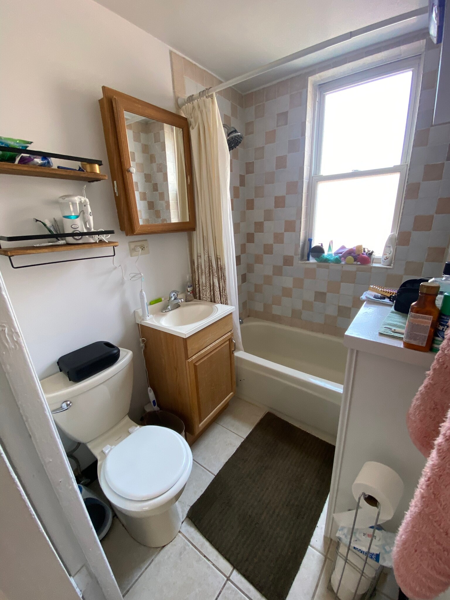 Building Photo - 2106 W Thomas St