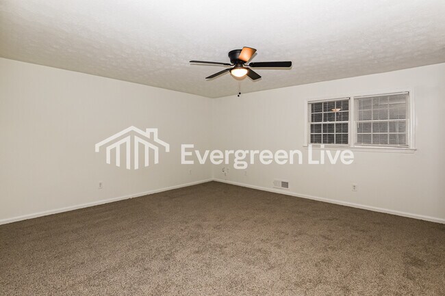 Building Photo - 1717 King Rd