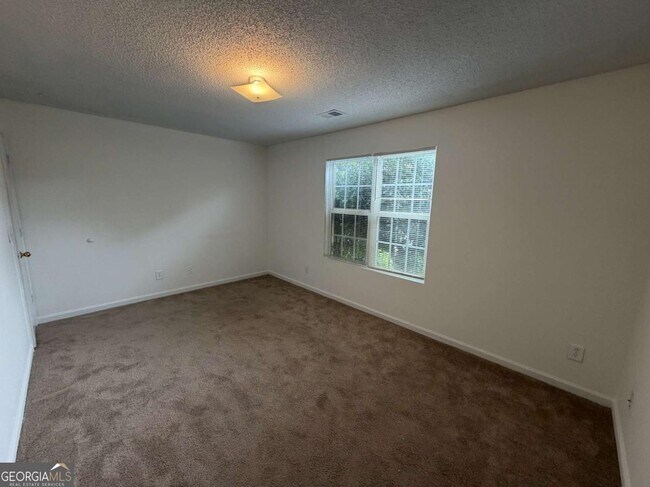 Building Photo - 1613 Fort Perry Way