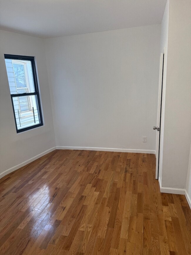 Building Photo - 18xx Bronxdale Ave