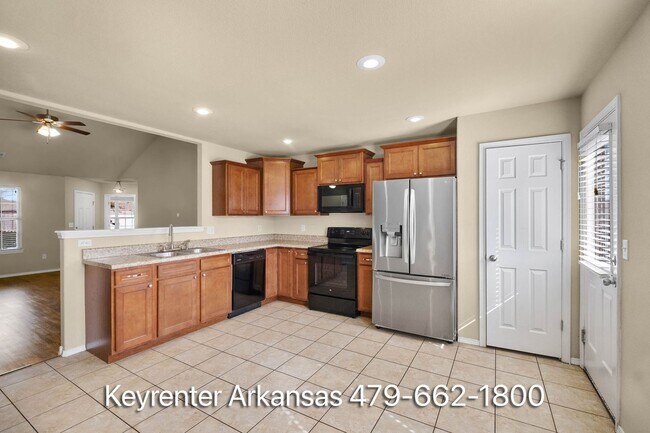Building Photo - Move-In Ready 4 Bedroom with Gorgeous Natural Light & Spacious Yard in Centerton