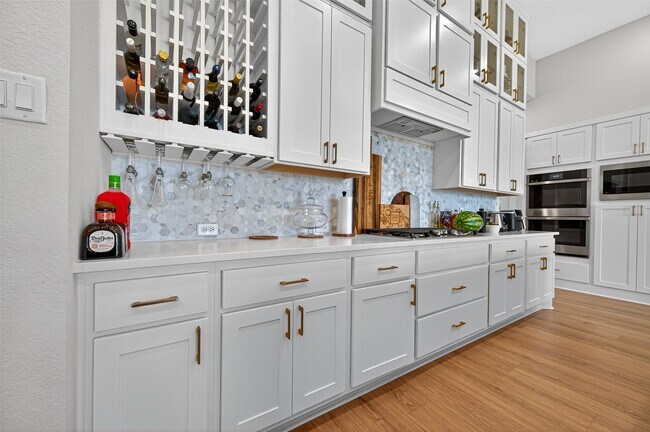 Building Photo - 7727 Pleasant Crst Dr