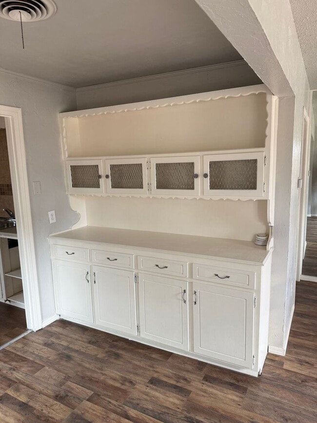 Building Photo - Craftsman cottage style home for rent