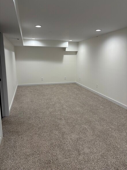 Building Photo - 1245 Elm St
