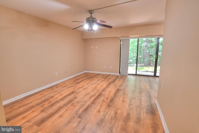 Building Photo - 11629 Stoneview Square