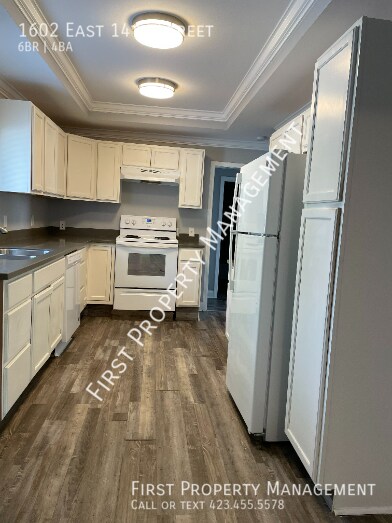 Building Photo - 1602 E 14th St