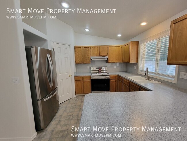 Building Photo - 2557 N Laughridge Ave