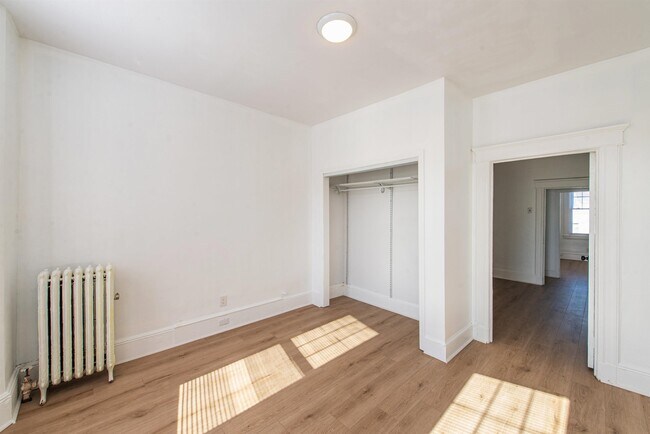 Building Photo - 1308 27th St