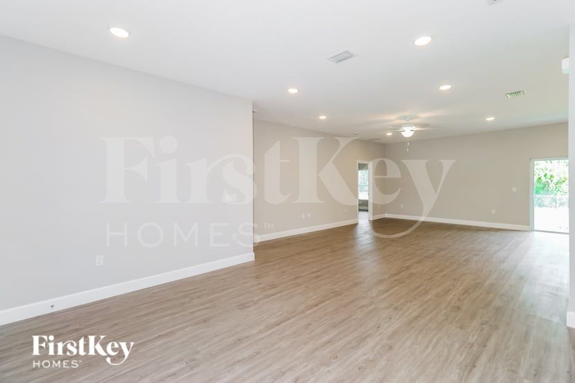 Building Photo - 356 Garbelmann St