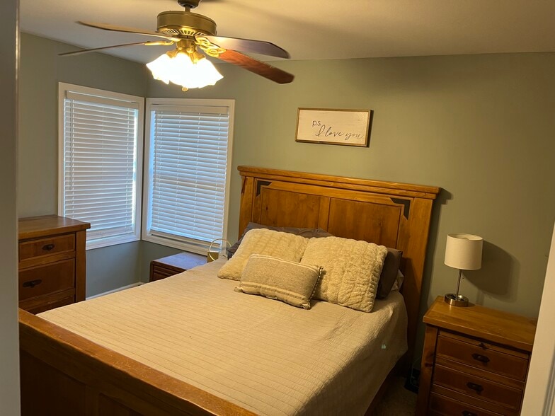 Building Photo - 1266 Cleveland Ave S