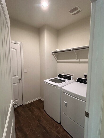 Building Photo - 1713 Twin Falls Dr