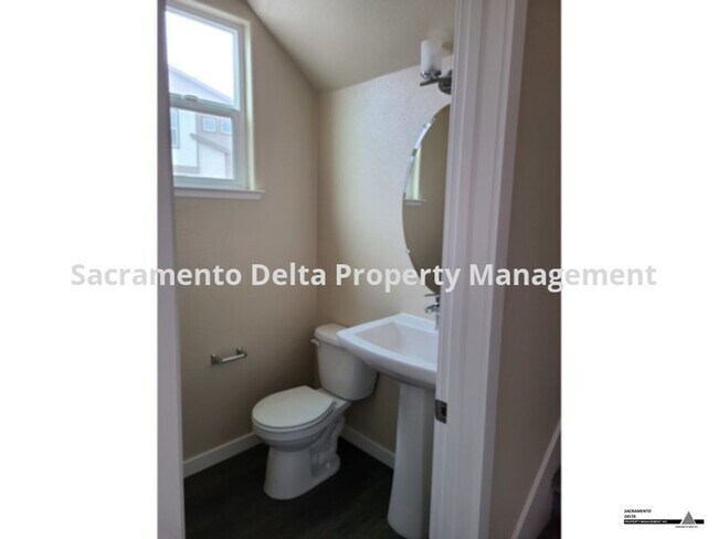 Building Photo - Wonderful Elk Grove Home