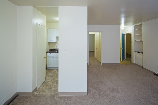 Building Photo - North Windsor Apartments