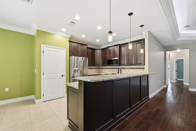 Building Photo - 2348 Cummings Dr