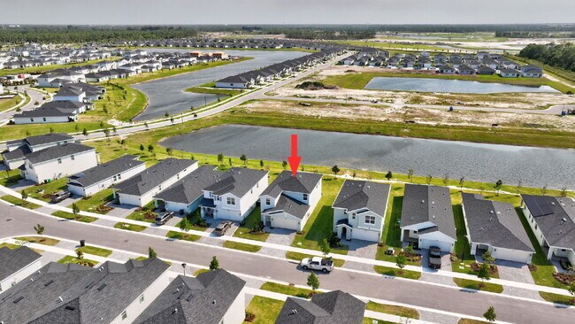 Building Photo - Luxurious Living: Spacious 5-Bedroom Home with Scenic Views in Port Saint Lucie!