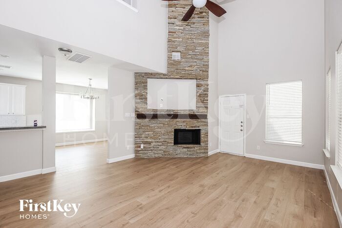 Building Photo - 9928 Cherry Hill Ln