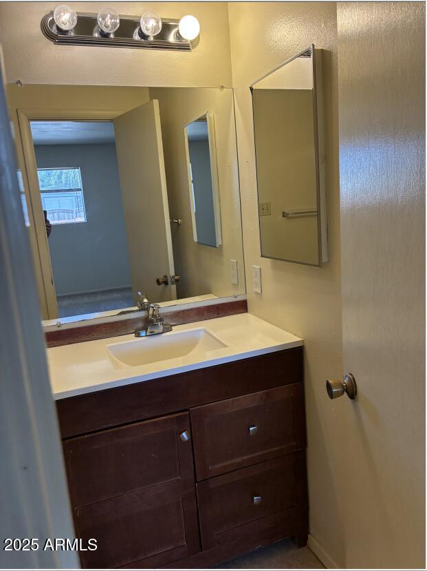 Building Photo - 414 E Hermosa Dr