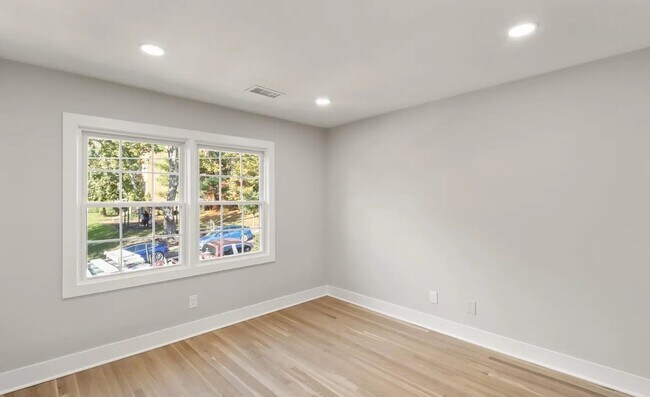 Building Photo - 3920-3912 12th St S