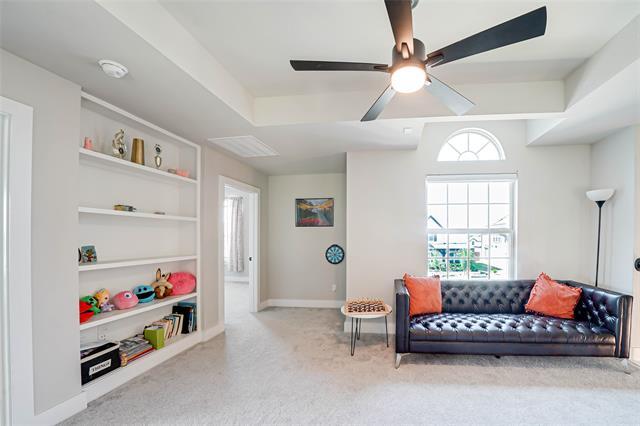 Building Photo - 727 Stearman Ln