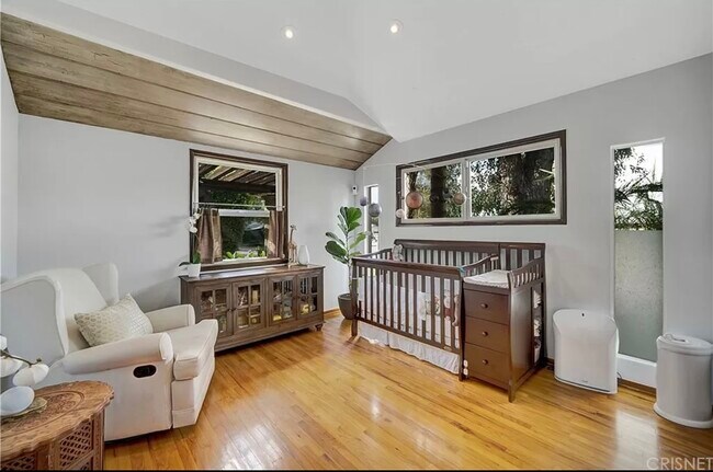 Building Photo - 4984 Topanga Canyon Blvd