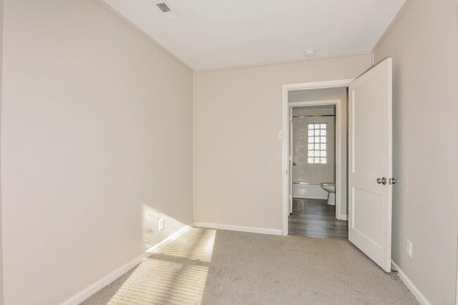 Building Photo - 8620 Graham Ln