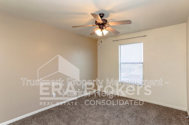 Building Photo - 707 S Amy Ln