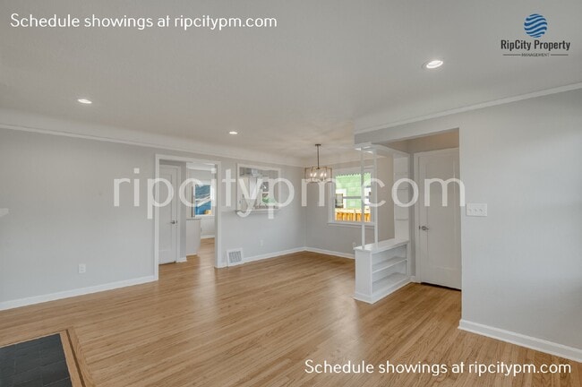Building Photo - 2521 SE 64th Ave