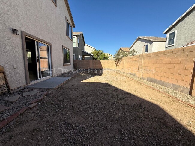 Building Photo - 3930 W Irwin Ave