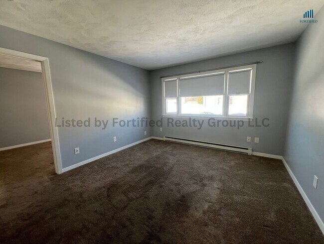 Building Photo - 2352 S Main St