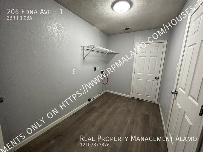 Building Photo - 206 Edna Ave