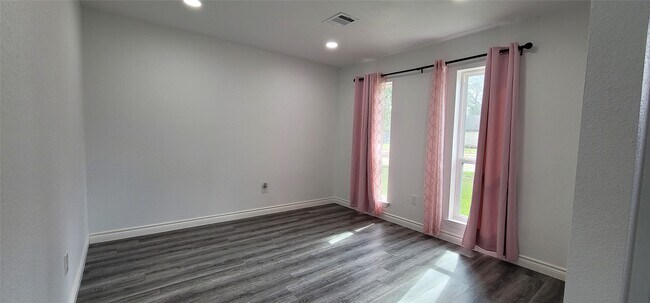 Building Photo - 13810 Overbrook Ln