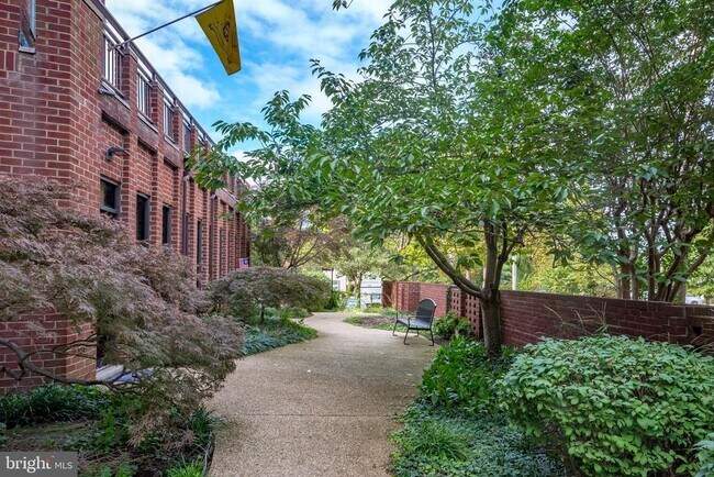 Building Photo - 100 Severn Ave