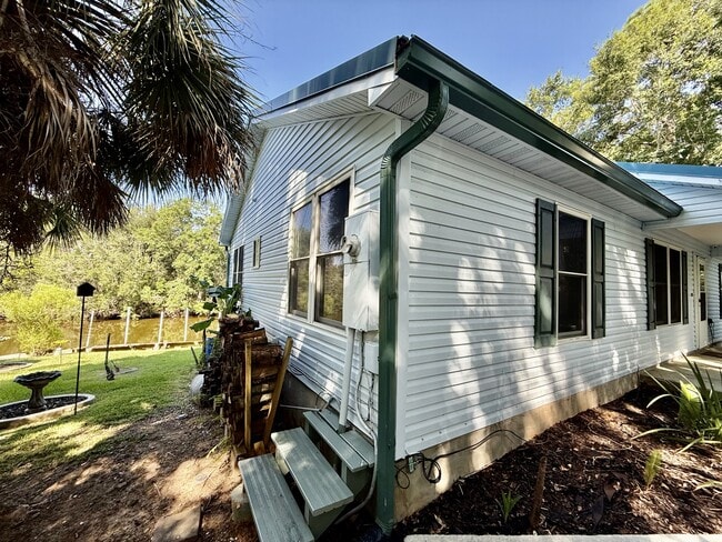 Building Photo - 1700 Lucina Cove
