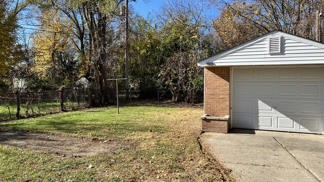 large backyard - 19229 Appleton St